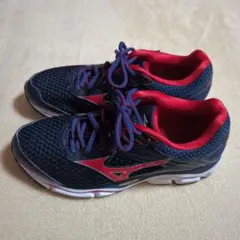 美品　MIZUNO　ランニングシューズ ウエーブエニグマ 6　25.5cm