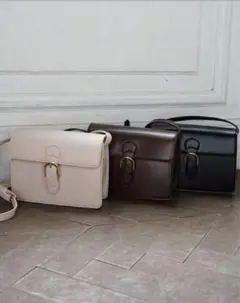 ベルトフラップショルダーバッグ