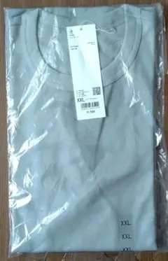 ユニクロ　クールネックＴシャツのサムネイル