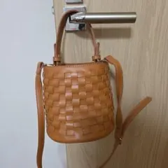新品未使用 レザー編み込みショルダーバッグ