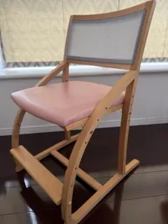 極美品】カリモク学習椅子 ハートのくり抜きが可愛いカリーシル 