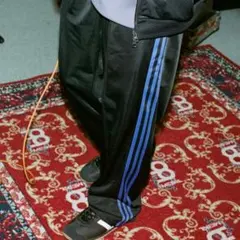 adidas アディダス 　ジェンダーニュートラル オリジナルス　トラックパンツ