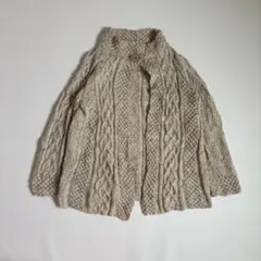 ノスタルジック アラン編み ウッドボタン付ニットポンチョ ベージュ 森ガール