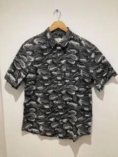 AMERICAN EAGLE 波柄 アロハシャツ 半袖 M 黒 総柄のサムネイル