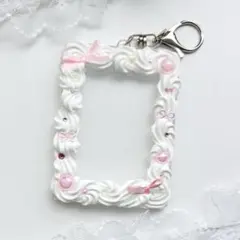 ホイップデコ　B8硬質ケースサイズ キーホルダー　白　ピンク