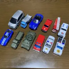 トミカ ミニカー 12台セット まとめ売り - メルカリ