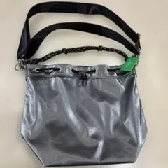 LEPSIM ショルダーバッグ 巾着型 メタリックシルバーのサムネイル
