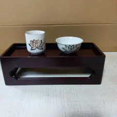 찻잔이 달린 불교 석기 스탠드