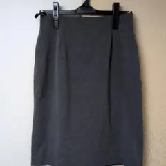 美品!!ユニクロ　グレー タイトスカート シンプルデザイン