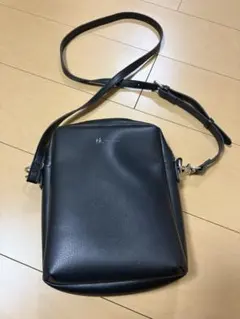 tk. TAKEO KIKUCHI ショルダーバッグ ブラックのサムネイル