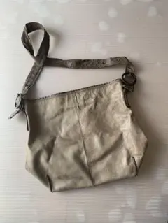 Item thumbnail for item ae48ca46-f3c8-421b-844f-58209b1e1b75