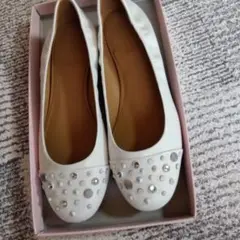 ugg フラットシューズ