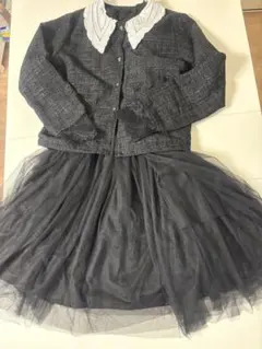 黒のチュール付きワンピースとジャケットセット
