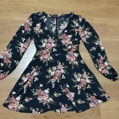 FOREVER 21 フラワープリント ワンピース Sのサムネイル