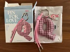 ラブブ PIN FOR LOVE イニシャル アルファベット キーリング【Q】