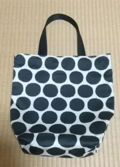 【ハンドメイド】大きいドット柄のトートバッグ 手提げ(A4可)