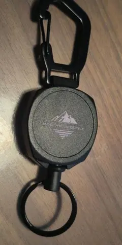 MOECHO LIFESTYLE　カラビナ付きリールキーホルダー
