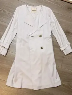 Apuweiser-riche ホワイト グレー　トレンチコート