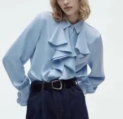 ZARA フリル付きライトブルーシャツ ビックフリルブラウス　miu系