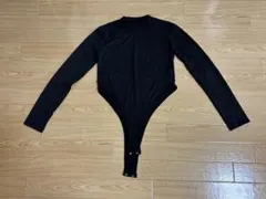 ブラック長袖ボディスーツ