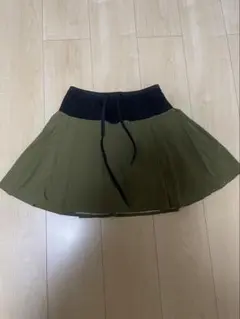 【JINGER】マルチポケット付きランニングプリーツスカート　Mサイズ