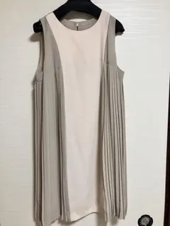 moussyノースリーブ ベージュ プリーツワンピースのサムネイル