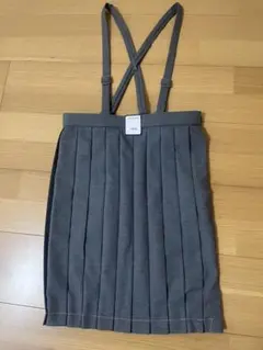 小学生　吊りスカート　グレー　140A 新品未使用