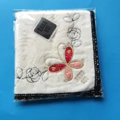 蝶と花の刺繍 タオルハンカチ 27cm