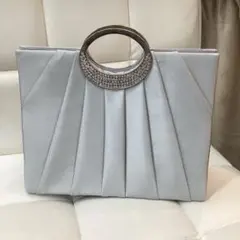 大きめのパーティバッグ　シルバー　チェーン付