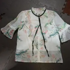 花柄フレアスリーブブラウス