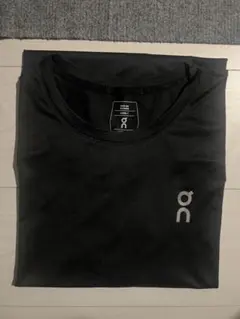 On core-t black tシャツ