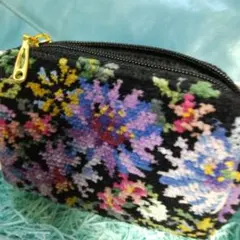 フェイラーフラワー刺繍 小物ケース14✖️9センチ新品