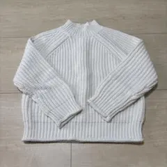 GU ホワイトケーブルニット