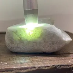 【P074】糸魚川産　翡翠　207g　天然石　ヒスイ　パワーストーン　素材