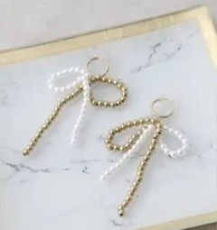 イヤリング パール×メタルMIXリボンフープイヤリング レディース