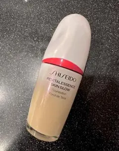 【SHISEIDO】エッセンス　スキングロウファンデーション　205