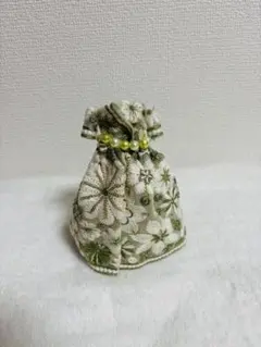 6/10までハンドメイド ドレス バレエ風 グリーン 刺繍 パール ディスプレイ