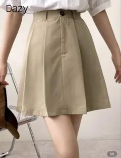 Dazy ベージュ プリーツスカート