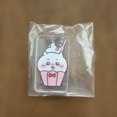 ちいかわ　カップケーキ　アクリルキーホルダーのサムネイル