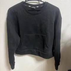 PUMA ブラック トレーナー クロップド丈