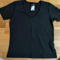 agnès b. Vネックフリル黒Tシャツ