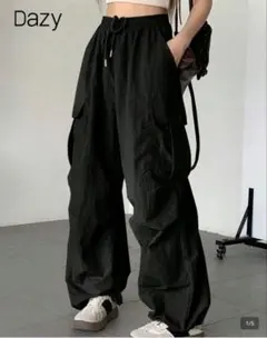Dazy ブラック カーゴパンツ ワイドシルエット　サイズL　試着のみのサムネイル