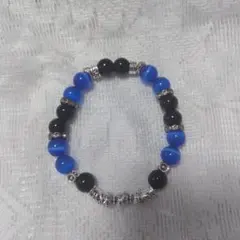 青と黒のビーズブレスレット