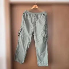 ニコアンド カーゴパンツ カーキ色 軽量ナイロン製　M 美品のサムネイル
