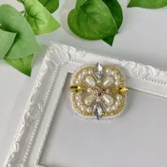 7b25 ビーズ刺繍　ブローチ