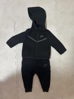 Nike ブラック フルジップパーカー