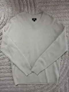 【UNIQLO】 Vネックセーター アイボリー