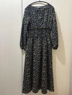 Avan Lily 花柄ネイビー長袖ロングワンピース