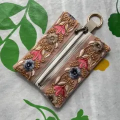 【ハンドメイド】　 インド刺繍リボン フェイクレザーミニポーチ