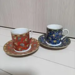 かわいい赤と青の花柄 ティーカップとソーサーセット